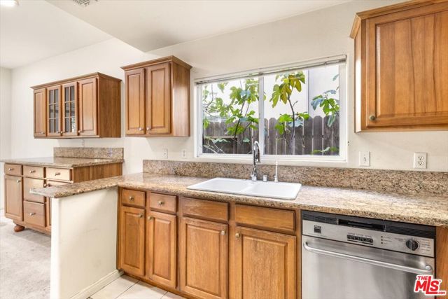 18806 Hatteras Street, Tarzana CA: https://media.crmls.org/mediaz/c83e1de1-ffd1-4c12-a991-7fd492c63c24.jpg