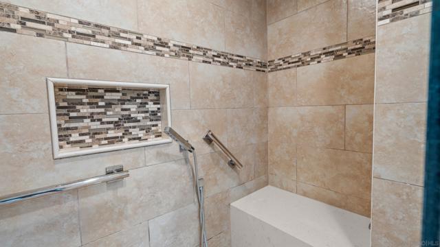 4621 Villas Court, Bonita CA: https://media.crmls.org/mediaz/c83f06ec-a382-4579-8251-669a08690ef9.jpg