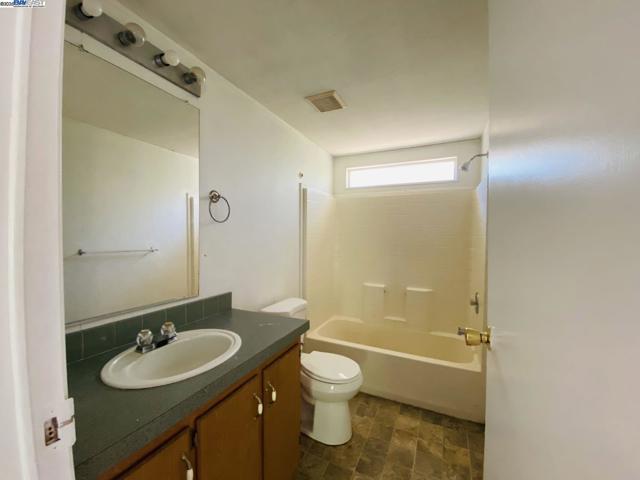 7705 Orford Rd, Stockton CA: https://media.crmls.org/mediaz/c83fae32-d51d-4ffe-b3a3-bc6b9cebe2f4.jpg
