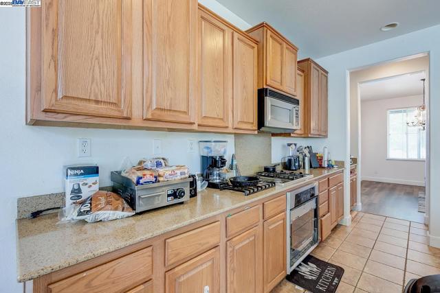 53 Puffin Cir, Oakley CA: https://media.crmls.org/mediaz/c83fbef1-0294-456c-87d0-d93225147d31.jpg