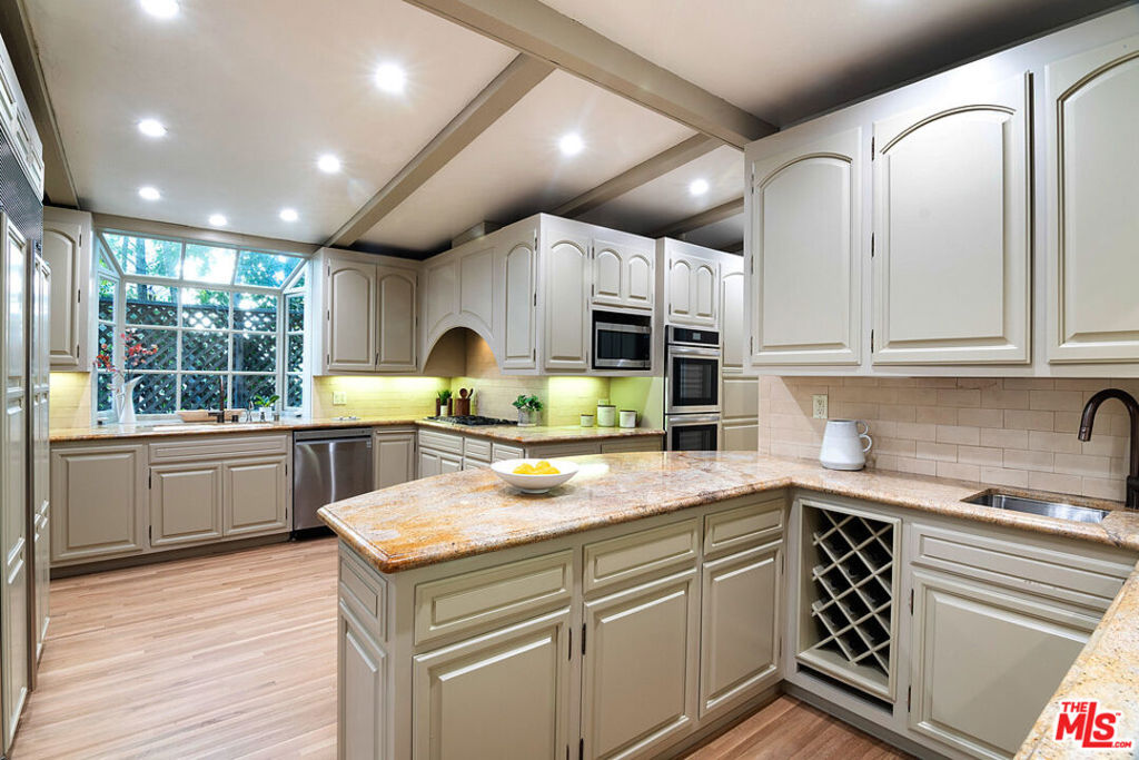 MLS #25499853 image #17