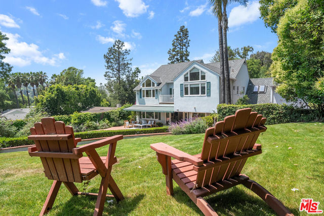 11818 Laurel Hills Road, Studio City CA: https://media.crmls.org/mediaz/c840bb0a-26ae-4cee-a46a-759fc9405d9d.jpg