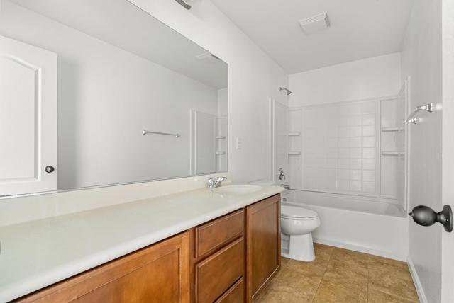 9748 Collie Way, Elk Grove CA: https://media.crmls.org/mediaz/c8412858-fc5b-4ab5-9183-0ce76291b19a.jpg