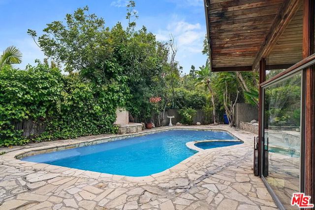 Drew Fenton | 800 Bramble Way Los Angeles CA | MLS: 7446523 Drew Fenton | 800 Bramble Way Los Angeles CA | MLS: 7446523