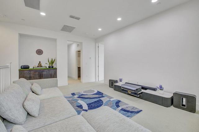 1426 S Central Parkway, Mountain House CA: https://media.crmls.org/mediaz/c841e9c5-cea9-49a1-97ba-5ad0f48d1cbe.jpg