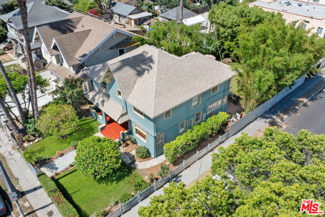 1501 S Harvard Boulevard, Los Angeles CA: https://media.crmls.org/mediaz/c841eb27-bd25-4641-b49f-4b863f19694a.jpg