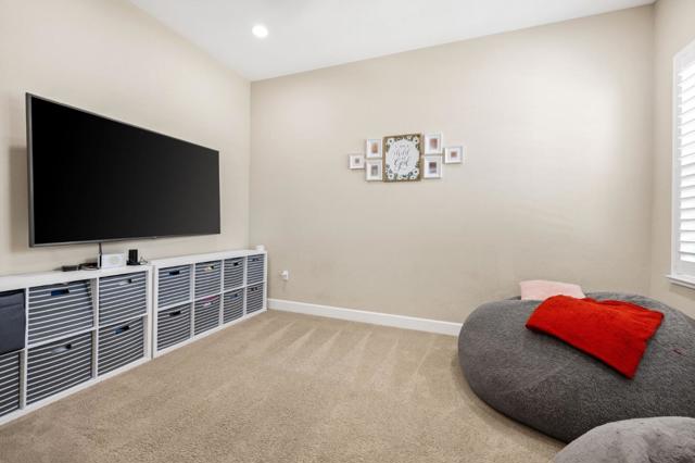 36 Freeport Court, Discovery Bay CA: https://media.crmls.org/mediaz/c843cf16-1b93-4fdf-a17a-f83b99d63e8a.jpg