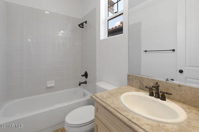 4014 Caribbean Street, Oxnard CA: https://media.crmls.org/mediaz/c843d1d7-bc9c-4d52-8b8a-541a38601f83.jpg