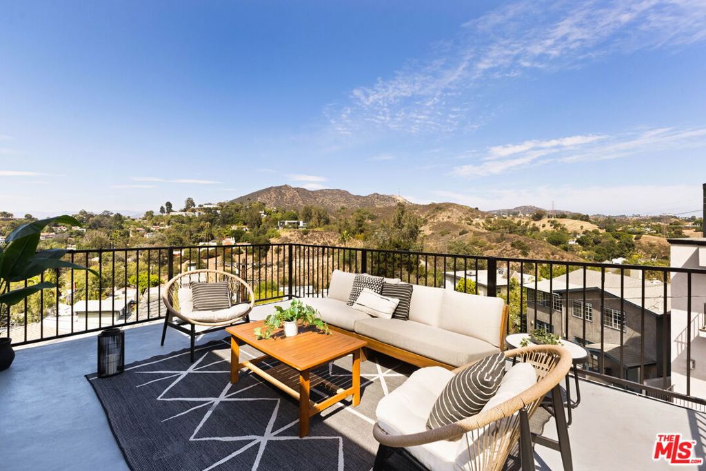 6837 Cahuenga Park Trail — Contemporary