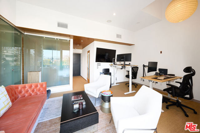 122 Mildred Avenue, Venice CA: https://media.crmls.org/mediaz/c84444f5-0507-4fb9-9bc7-401b71c2c6df.jpg