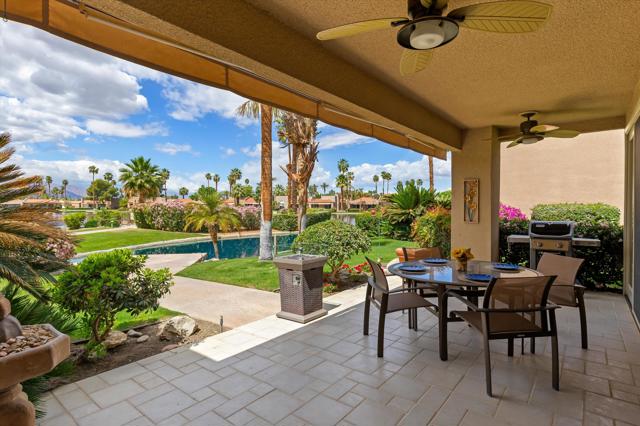 105 Lake Shore Drive, Rancho Mirage CA: https://media.crmls.org/mediaz/c8445b71-3ab1-4f46-b571-efd5d0c1c16d.jpg