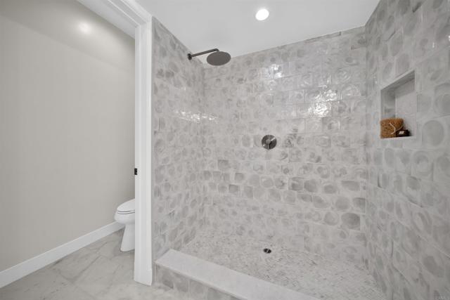 Image 41 of 59 For 812 Cleveland Street 1