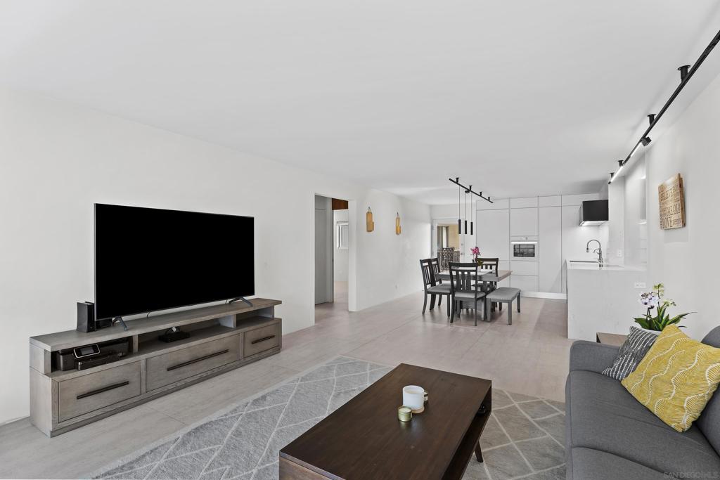 4944 Cass St - photo 10