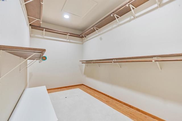 158 Golden Ridge Rd, Alamo CA: https://media.crmls.org/mediaz/c8467f15-cb3c-460c-a501-f08ff23e7e02.jpg
