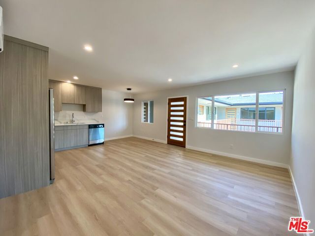 3207 W 3rd Street, Los Angeles CA: https://media.crmls.org/mediaz/c846f085-75a3-49fb-8b57-18556d7414de.jpg