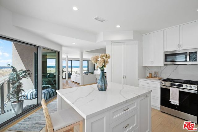 5205 Ocean Front Walk, Marina del Rey CA: https://media.crmls.org/mediaz/c8474f39-6129-4c98-912e-3abd5b7a7693.jpg