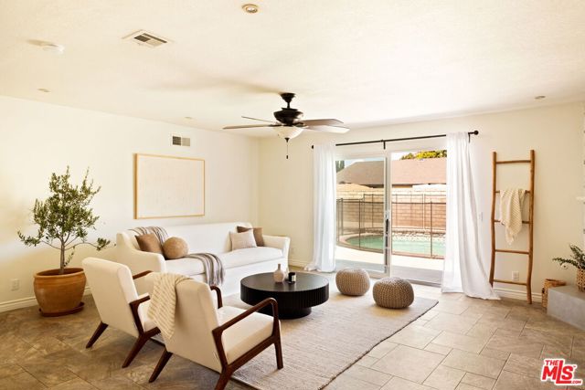 2425 Dusan Street photo 4