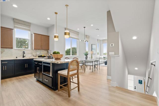 985 Harcot Court, San Jose CA: https://media.crmls.org/mediaz/c848595a-e001-45de-b642-1a0cd6841c9e.jpg