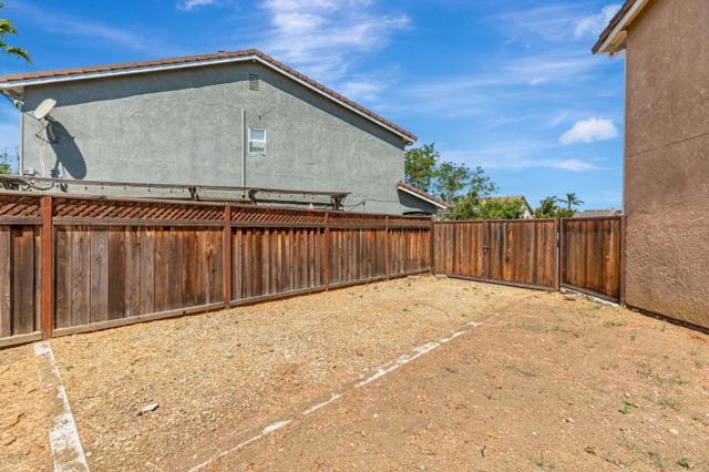 1770 Brentwood Court, Hollister CA: https://media.crmls.org/mediaz/c848e07b-67e4-4d51-800f-92703a178124.jpg