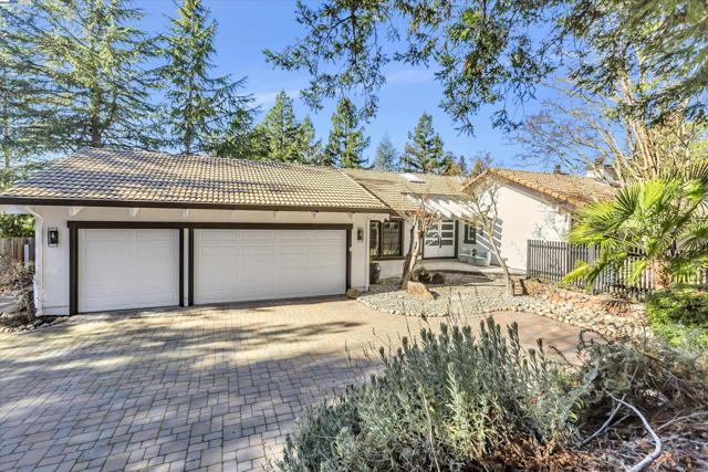Details for 1108 Howard Hills Rd, Lafayette, CA 94549