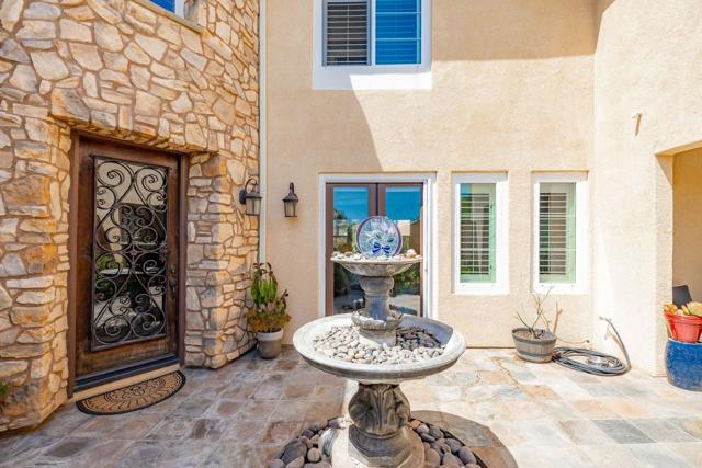 Detail Gallery Image 4 of 51 For 31912 via Santa Elena, Winchester,  CA 92596 - 5 Beds | 4 Baths