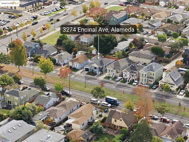 3274 Encinal Ave, Alameda CA: https://media.crmls.org/mediaz/c849d3dd-619a-4e33-8434-aa5575b50b5f.jpg
