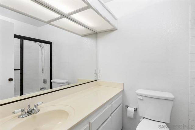815 Boyle Ave, Escondido CA: https://media.crmls.org/mediaz/c849eaf7-bbfe-4a0d-9fab-e3f1ddacad6c.jpg