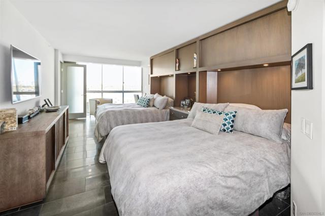 1780 Avenida Del Mundo, Coronado CA: https://media.crmls.org/mediaz/c84a0569-4f2d-4b80-ad0f-f1ba1b95a457.jpg