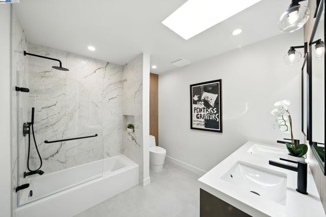 4253 Mirador Dr, Pleasanton CA: https://media.crmls.org/mediaz/c84a2fcc-4670-4ca4-97c4-67914482b8d2.jpg