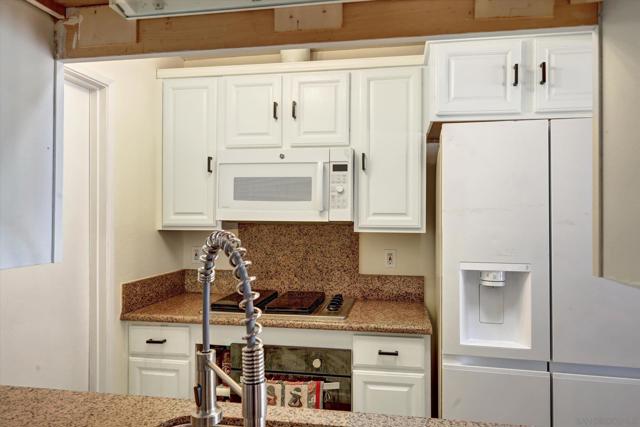 3956 San Pablo Ave, Oceanside CA: https://media.crmls.org/mediaz/c84a3d6e-c550-490f-b6da-2f6aa1e6f09e.jpg