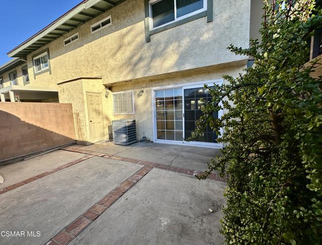 6621 Wilbur Avenue, Reseda CA: https://media.crmls.org/mediaz/c84adad2-1507-4c22-a5b7-81184de1fd84.jpg