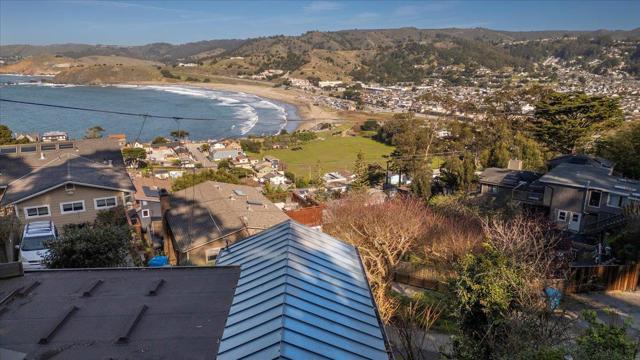268 Olympian Way, Pacifica CA: https://media.crmls.org/mediaz/c84af3b1-131f-46b7-9d1a-abd5343c8db4.jpg