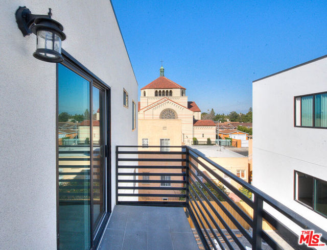 4308 S Normandie Avenue, Los Angeles CA: https://media.crmls.org/mediaz/c84c2565-9dd0-4b7e-a2cf-ec612f18b6be.jpg