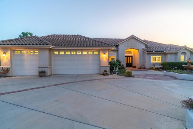 30646 Red Hawk Road, Valley Center CA: https://media.crmls.org/mediaz/c84c4081-4ded-4b0a-a0ce-3f187e5c0abb.jpg