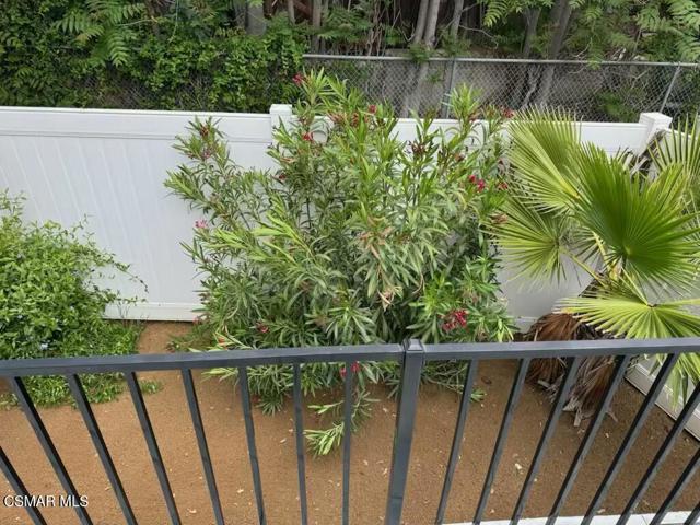 789 Glen Oaks Road, Thousand Oaks CA: https://media.crmls.org/mediaz/c84c9354-5c4b-4d06-845a-66bed0fa5b46.jpg