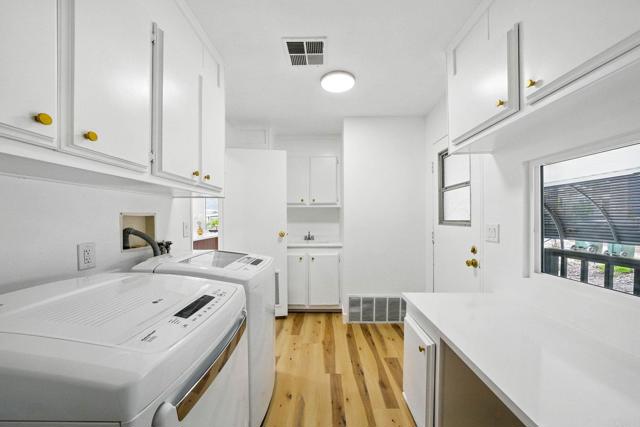 8975 Lawrence Welk Drive, Escondido CA: https://media.crmls.org/mediaz/c84cdc62-d877-41e4-8979-5b01ae80ad22.jpg