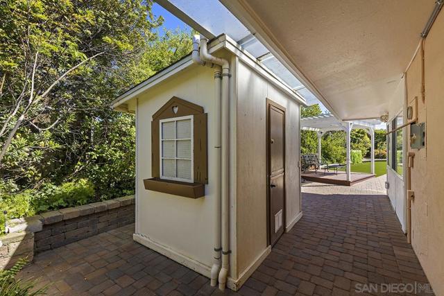 13430 Sagewood Drive, Poway CA: https://media.crmls.org/mediaz/c84d51c0-36ae-4779-bbab-bce46228082e.jpg