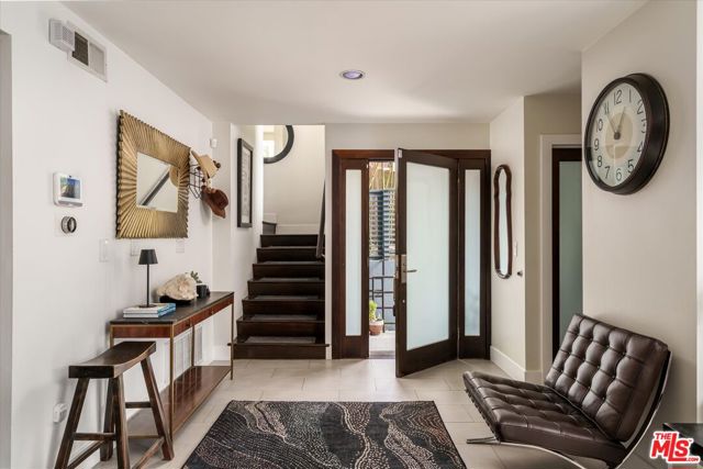 11372 Brill Drive, Studio City CA: https://media.crmls.org/mediaz/c84d6658-3d9a-414b-bbd1-a591947e1b7b.jpg