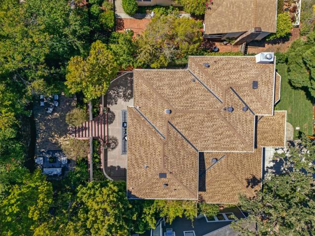 2235 Carmelita Drive, San Carlos CA: https://media.crmls.org/mediaz/c84e2b18-052e-4a66-8417-d1b5f6b1e1f4.jpg
