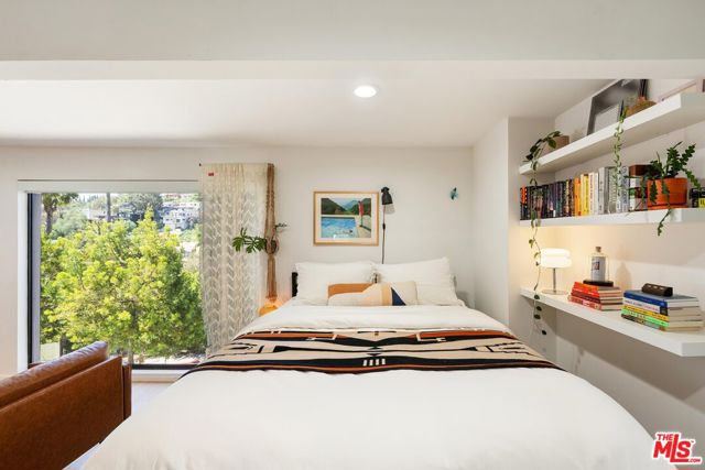 3775 Aloha Street, Los Feliz CA: https://media.crmls.org/mediaz/c84e4102-799f-4ccc-939f-69f580162b69.jpg