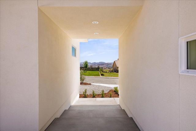 4195 Evergreen Lane, Banning CA: https://media.crmls.org/mediaz/c84f0e9a-2e9b-4875-b403-b0c78b4b8ef2.jpg