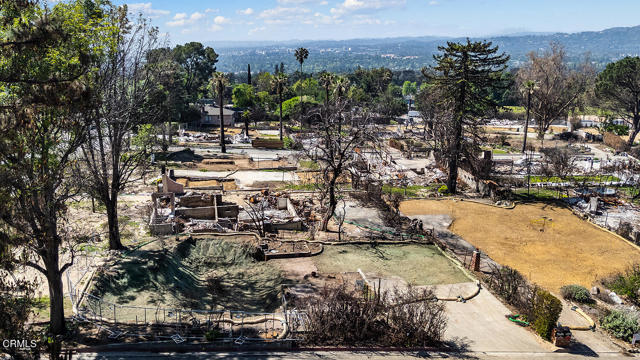 600 McWilton Place, Altadena CA: https://media.crmls.org/mediaz/c84f3e0e-c937-4e5a-8638-3eeade4b745a.jpg