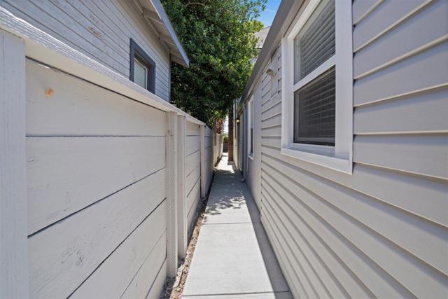 315 Grand Boulevard, San Mateo CA: https://media.crmls.org/mediaz/c850484a-cc8b-409d-9919-5911aeecf754.jpg