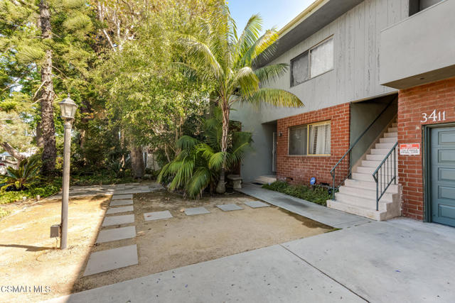 3411 Mclaughlin Avenue, Los Angeles CA: https://media.crmls.org/mediaz/c850976d-4be9-4a9a-8905-dcf27889da60.jpg