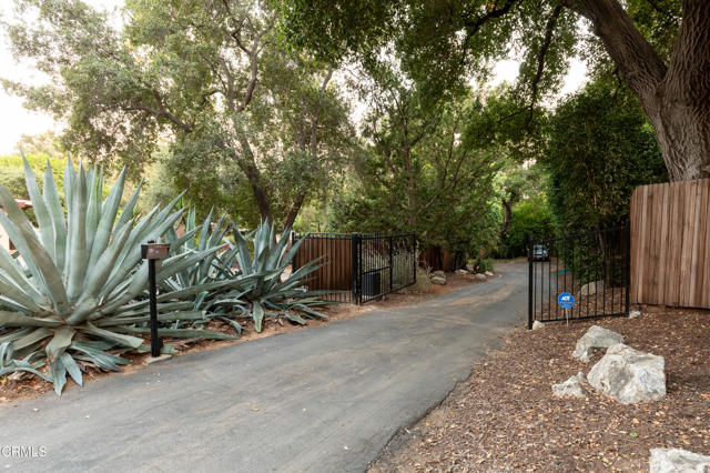 1570 Old House Road, Pasadena CA: https://media.crmls.org/mediaz/c850beba-605c-4ed3-a51f-72a1cc5f3959.jpg