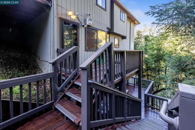 1383 Alvarado Rd, Berkeley CA: https://media.crmls.org/mediaz/c8516583-116f-4ea5-9314-1e5c3108efec.jpg