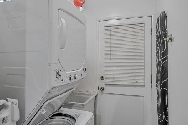 4655 Augustine St, Pleasanton CA: https://media.crmls.org/mediaz/c851b268-2961-46af-87b9-356997ce252f.jpg