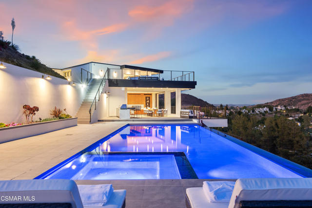 461 Lake Sherwood Drive, Lake Sherwood CA: https://media.crmls.org/mediaz/c8525034-02d0-44e7-af54-09465477f6b0.jpg