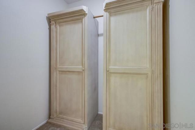 12122 Royal Birkdale Row, San Diego CA: https://media.crmls.org/mediaz/c8527283-6f27-4c06-8607-8b93965ffdb6.jpg