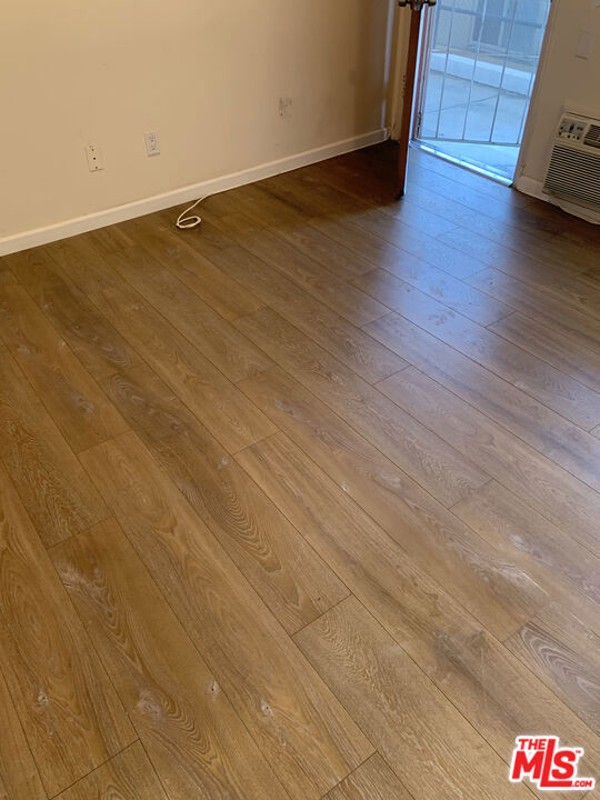 1522 Dixon Street, Glendale CA: https://media.crmls.org/mediaz/c8531c4a-f2e2-4334-9dd4-e2c1d3127916.jpg